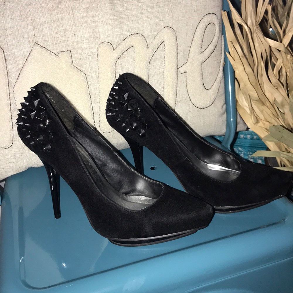 Black velvet with spikey backs low platform